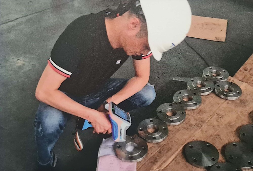 AlloyChecker application